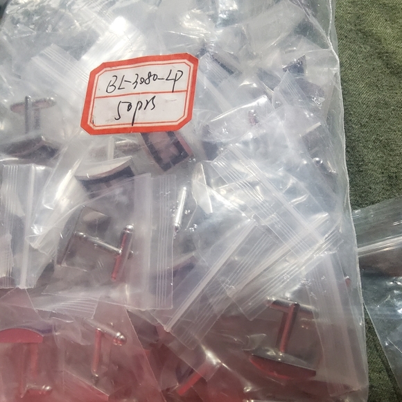 Assorted kohl's brand cufflinks. - Picture 11 of 11